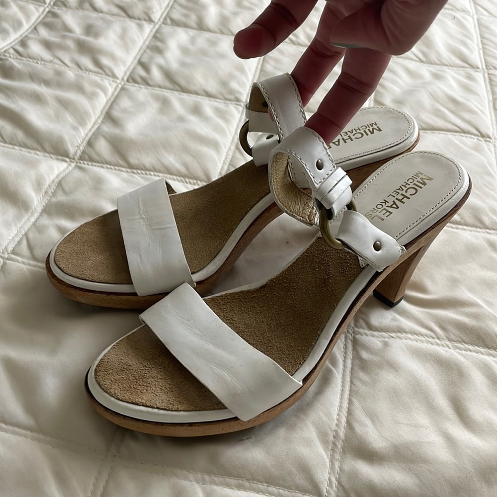 Michael Kors Wooden white Platforms Pumps